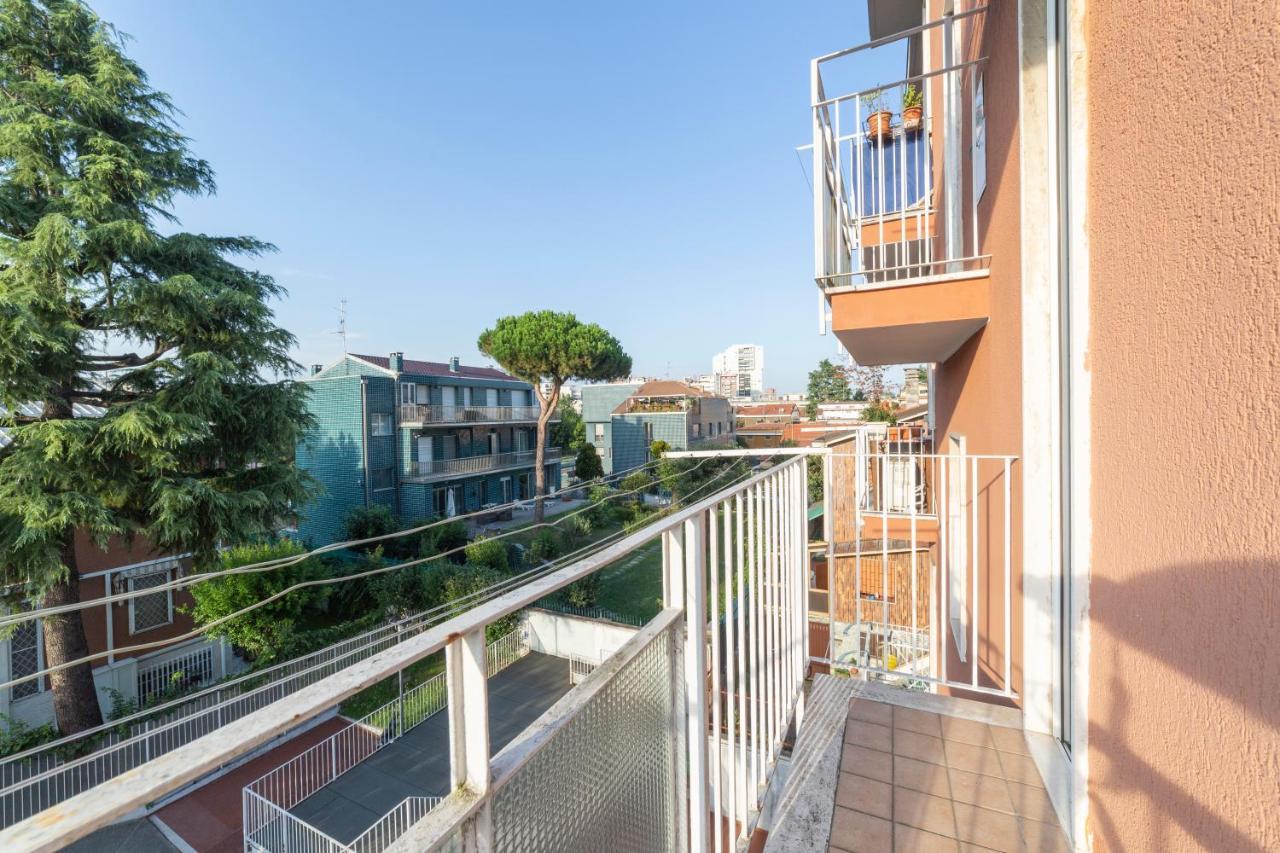 Ferienwohnung Precotto Comfortable Flat With Balcony Mailand Exterior foto